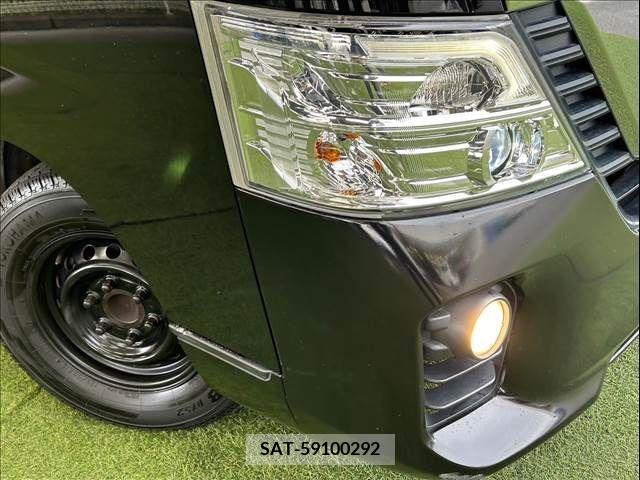 Nissan NV350 Caravan 2019-01 331359-17