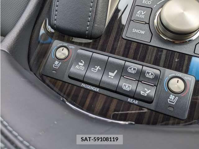 Lexus LS 2016-11 334386-19