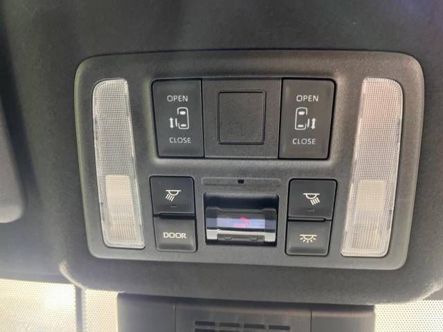 Toyota NOAH 2023-06 193719-6