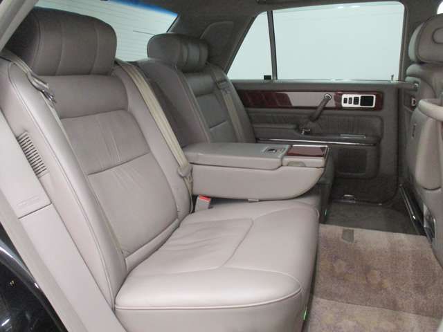 Toyota CENTURY 2011-04 10115-17