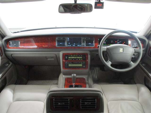 Toyota CENTURY 2011-04 10115-4