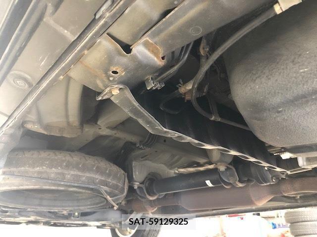 Toyota VOXY 2013-08 395028-9