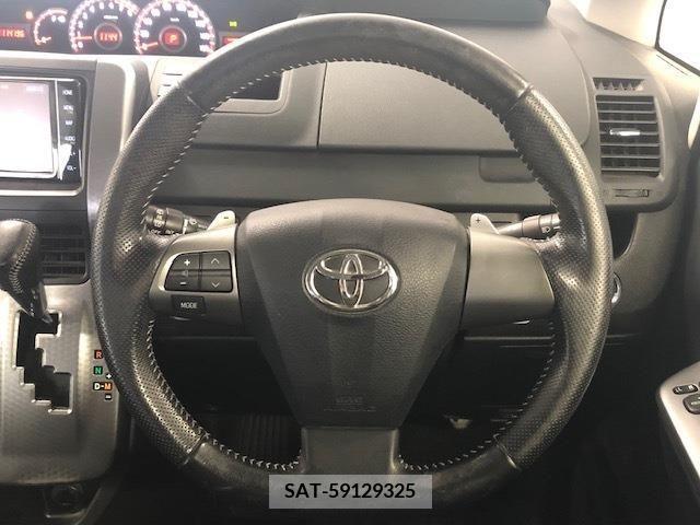 Toyota VOXY 2013-08 395028-16