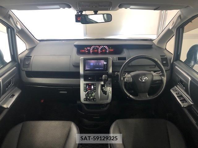 Toyota VOXY 2013-08 395028-15