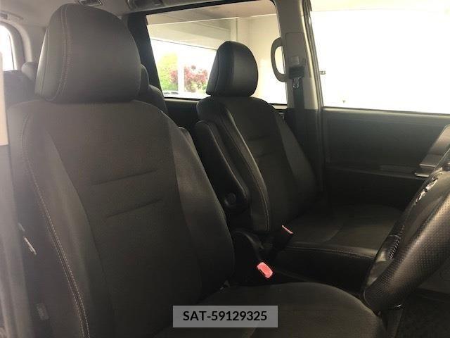 Toyota VOXY 2013-08 395028-22