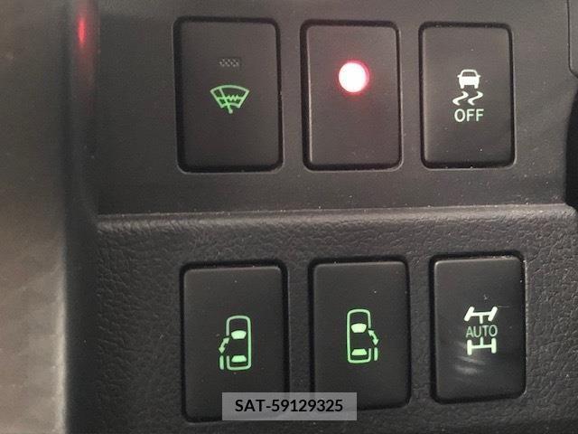 Toyota VOXY 2013-08 395028-11