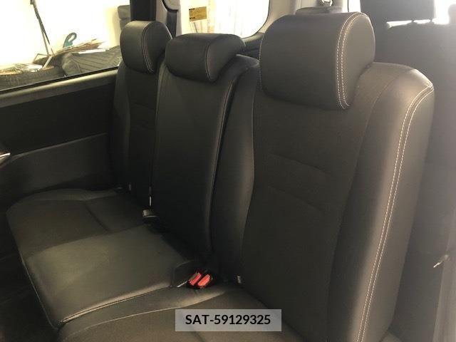 Toyota VOXY 2013-08 395028-18