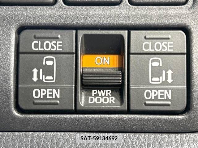 Toyota VOXY 2019-01 380068-5