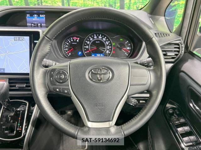 Toyota VOXY 2019-01 380068-12