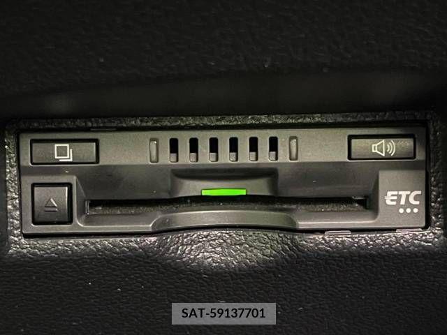 Toyota PRIUS 2019-04 237809-7