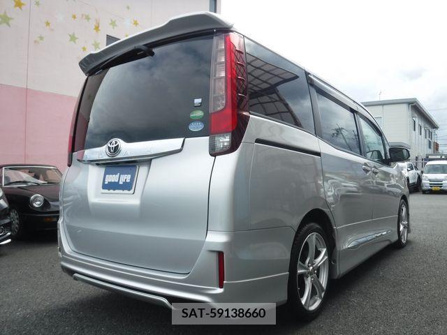 Toyota NOAH 2015-03 336437-5