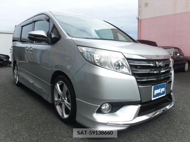 Toyota NOAH 2015-03 336437-0