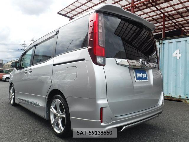 Toyota NOAH 2015-03 336437-3
