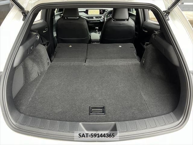 Lexus UX 2019-12 275948-29