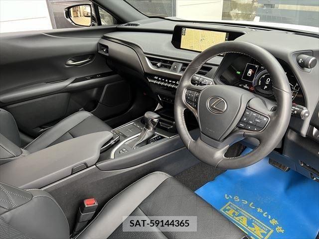 Lexus UX 2019-12 275948-11
