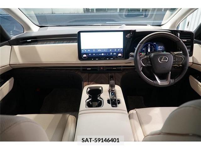 Lexus LM 2024-03 354291-13