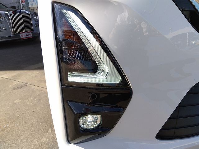Nissan ROOX 2022-04 23308-27