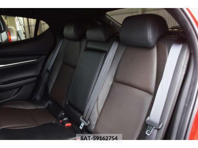 Mazda MAZDA3 2022-07 214325-11