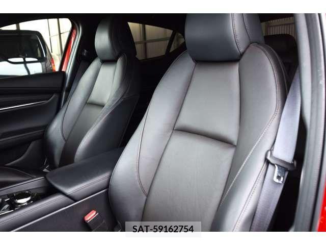 Mazda MAZDA3 2022-07 214325-7