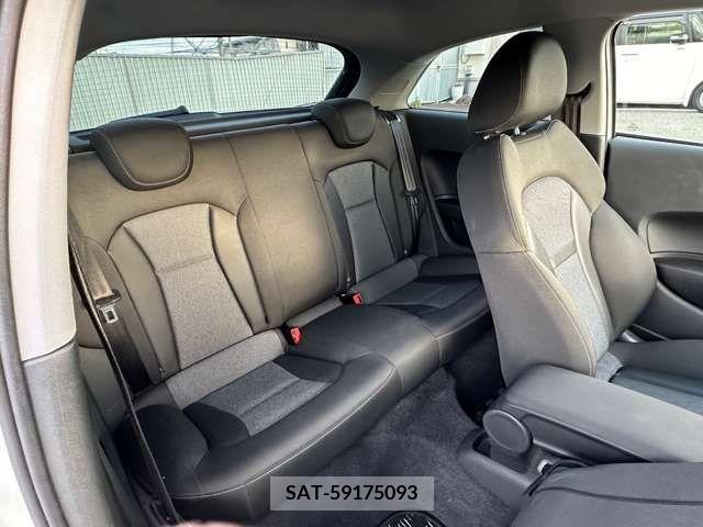 Audi A1 2013-09 317834-13