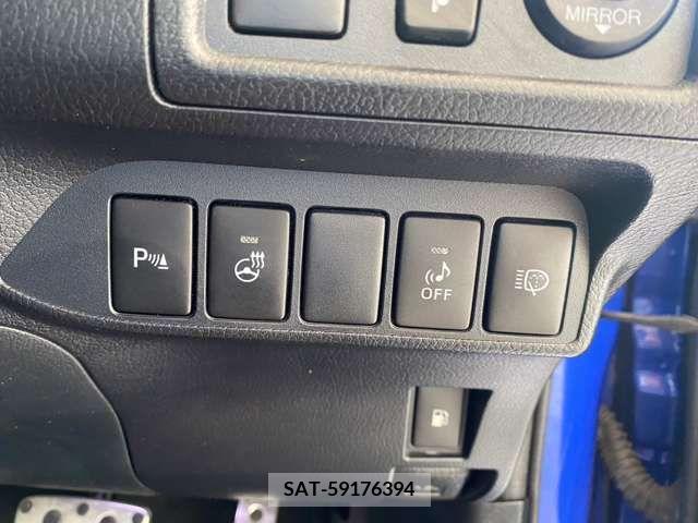 Lexus CT 2011-07 353917-18