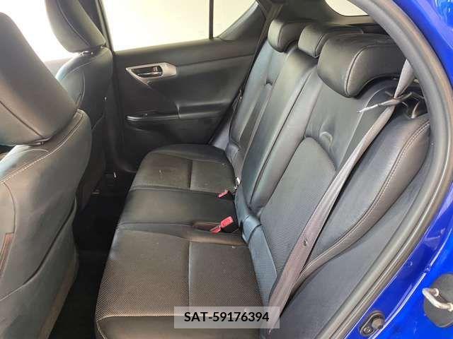 Lexus CT 2011-07 353917-7