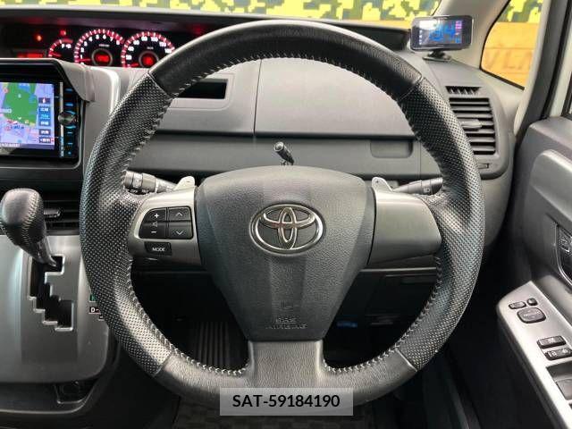Toyota VOXY 2012-05 381164-12