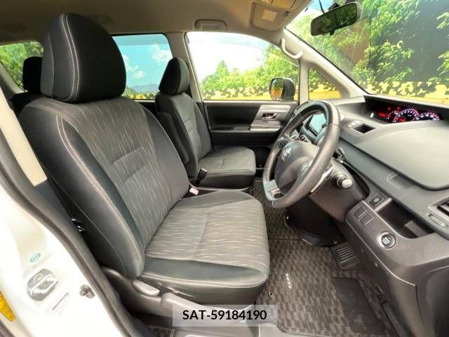 Toyota VOXY 2012-05 381164-8