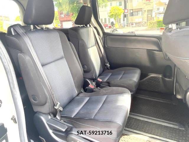 Toyota VOXY 2014-01 370476-14