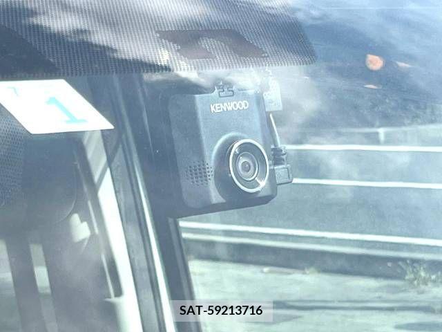 Toyota VOXY 2014-01 370476-5