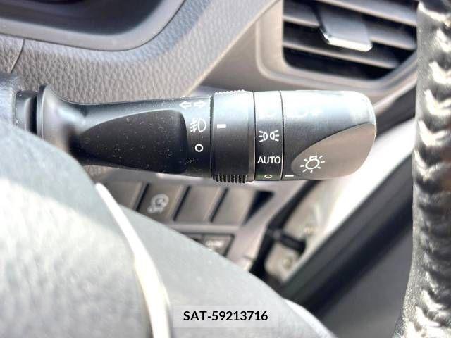 Toyota VOXY 2014-01 370476-9