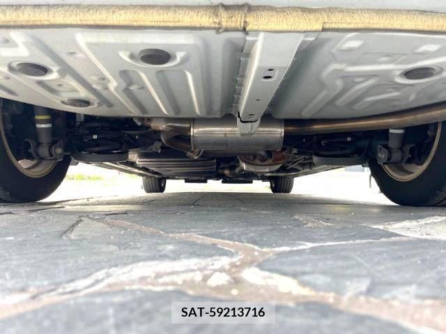 Toyota VOXY 2014-01 370476-18