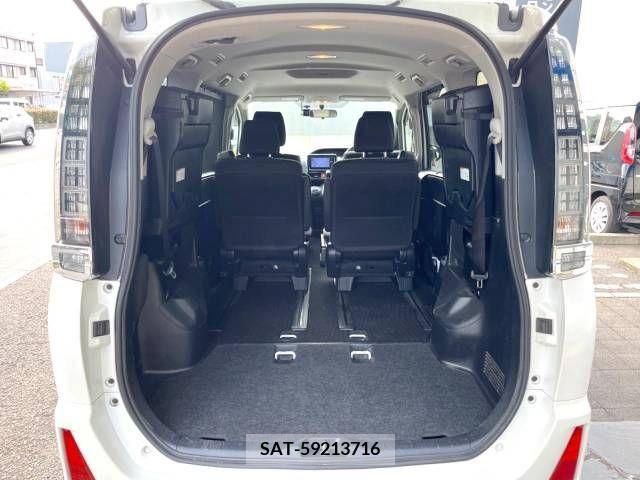 Toyota VOXY 2014-01 370476-17