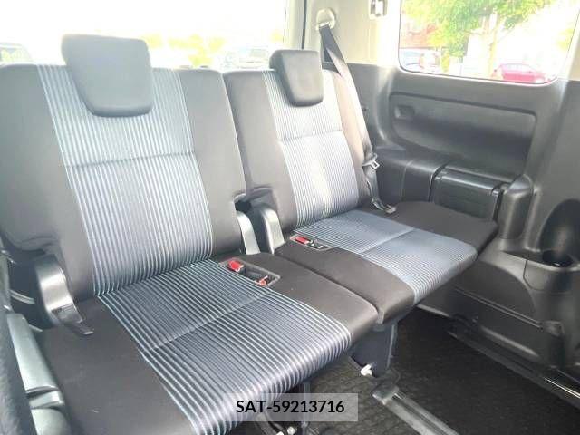 Toyota VOXY 2014-01 370476-15