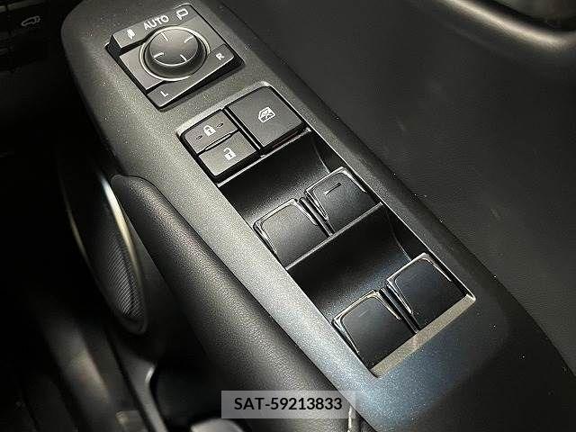 Lexus NX 2018-01 221905-15