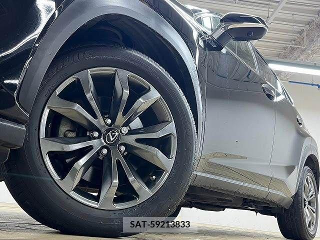 Lexus NX 2018-01 221905-10