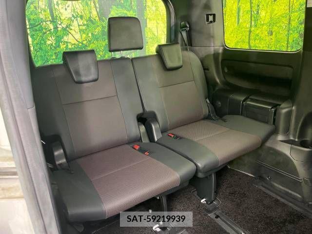 Toyota ESQUIRE 2019-03 216774-10