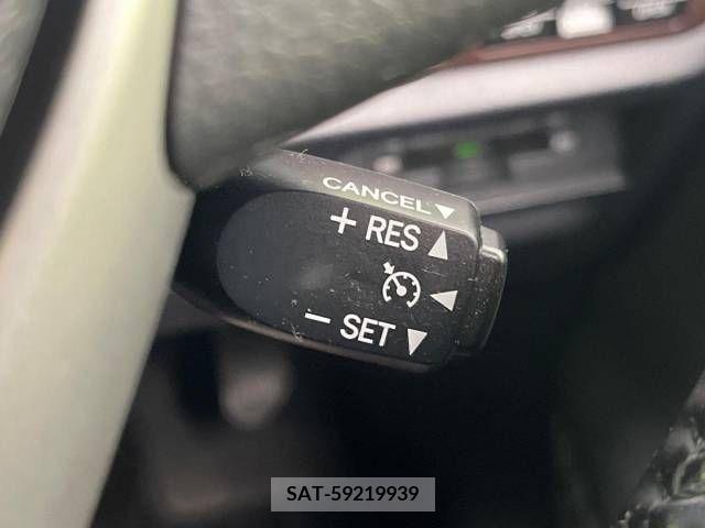 Toyota ESQUIRE 2019-03 216774-6