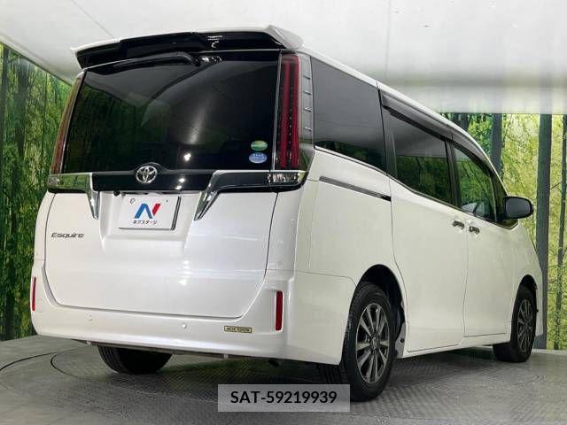 Toyota ESQUIRE 2019-03 216774-18