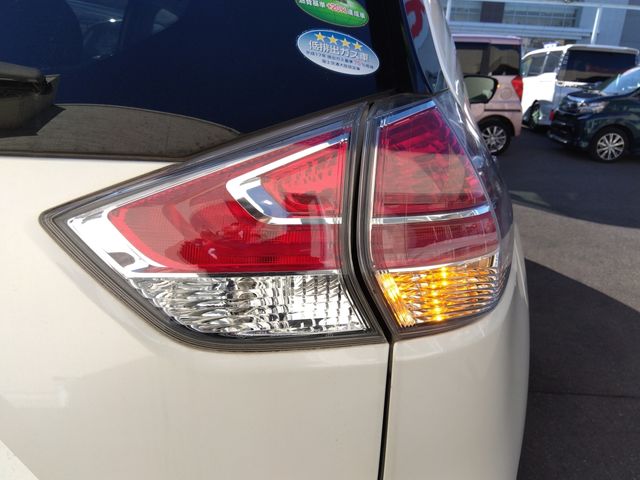 Nissan X-TRAIL 2016-12 194275-6