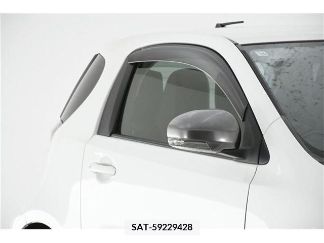 Toyota IQ 2012-10 361864-3