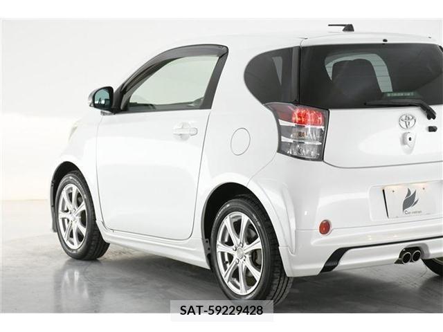 Toyota IQ 2012-10 361864-6