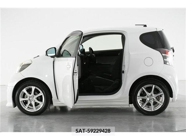 Toyota IQ 2012-10 361864-5
