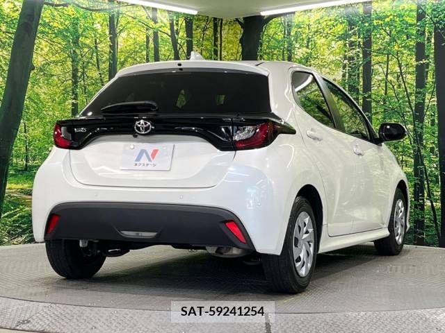 Toyota YARIS 2022-03 351702-16