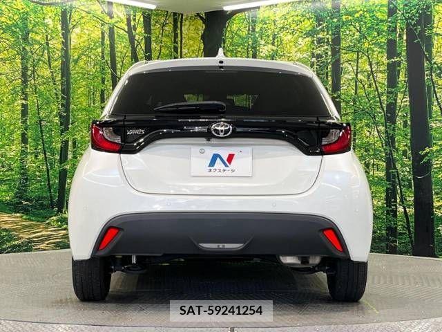 Toyota YARIS 2022-03 351702-14