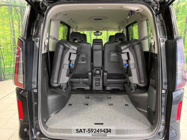 Nissan SERENA 2023-03 219624-11