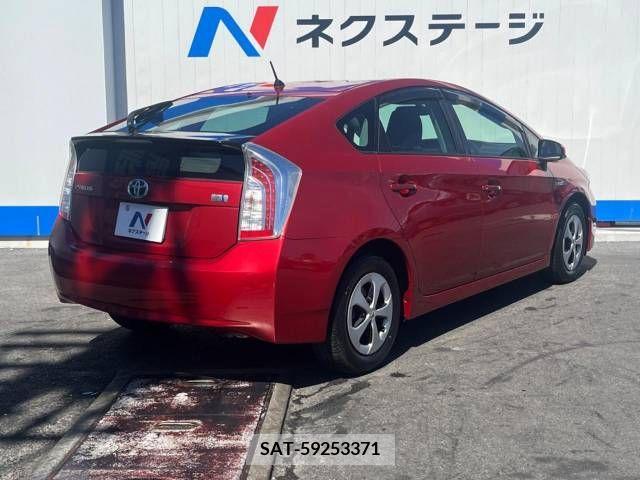 Toyota PRIUS 2013-10 366431-17