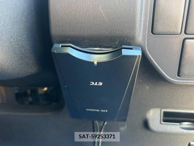 Toyota PRIUS 2013-10 366431-6