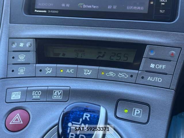 Toyota PRIUS 2013-10 366431-4