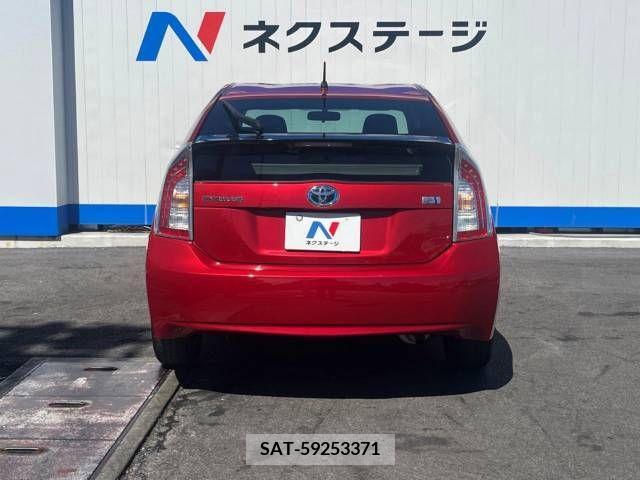 Toyota PRIUS 2013-10 366431-15